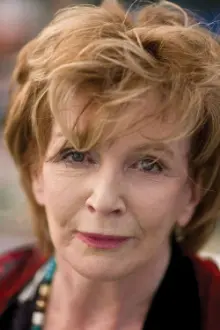 Edna O'Brien como: Kathleen