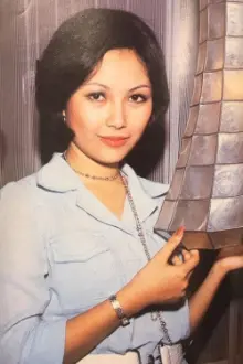 Helen Poon Bing-Seung como: Ding Zi Zhu