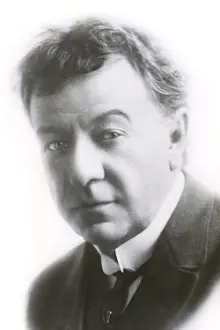 George Fawcett como: Nathaniel Gardener