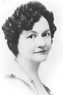 Lucille La Verne como: Mrs. Delano