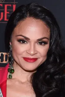 Karen Olivo como: Cassie Reynolds