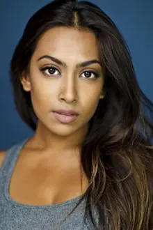 Melinda Shankar como: Bella