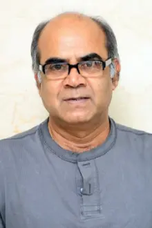 Thalaivasal Vijay como: Comrade Raghavan