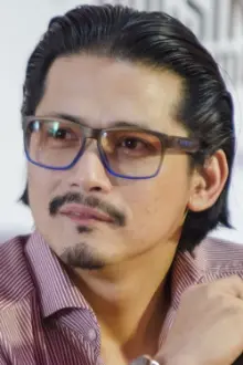 Robin Padilla como: Paolo Guerrero