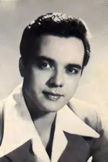 Mario Montenegro como: Roberto Valdez