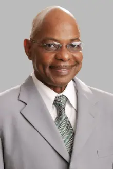 Theodore R. Long como: Teddy Long