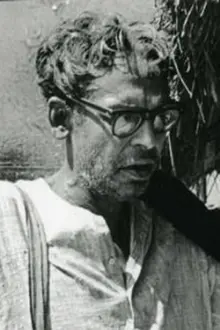 Ritwik Kumar Ghatak como: Nilkantha Bagchi