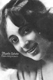 María Cañete como: Tía Pilar