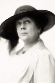 Jeanne Cheirel como: Madame Jouvenel