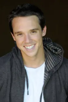 Brad Mills como: Elijah Bell