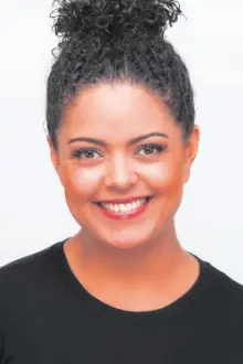 Lee-Ann Van Rooi como: Rochelle