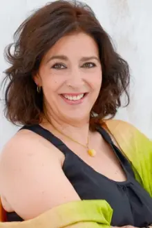 María Bouzas como: Marisa