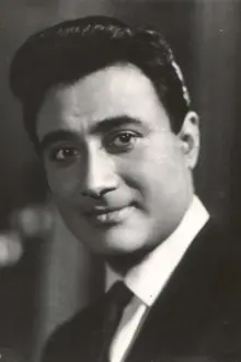 Dev Anand como: 