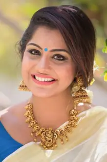 Meera Nandan como: Usha