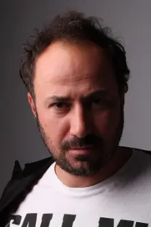 Stefan Valdobrev como: Enriko