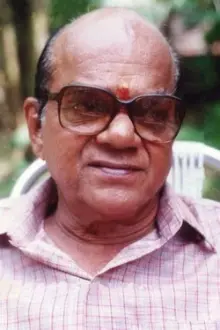 Sankaradi como: Writer Kumaran