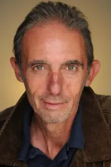 Laurent Gendron como: Vincent Tuvache (voice)