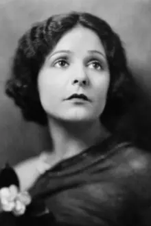 Norma Talmadge como: Marguerite Gautier (Camille)