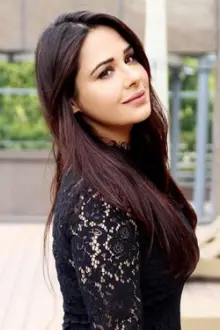 Mandy Takhar como: Sahiba