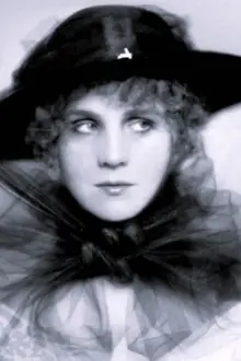 Magda Sonja como: Giannino's mother