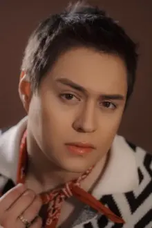 Enrique Gil como: Francisco "Francis" B. Dela Vega / Francisco "Francis" Andrada