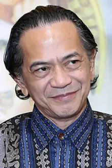 Ray Sahetapy como: Eyang Kubur / Effendy