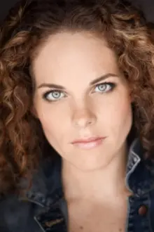 Amber Lewis como: Eva Hansen