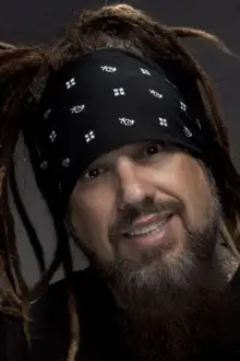 Reginald "Fieldy" Arvizu como: 