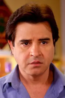 Akshay Anand como: Raj Chaudhry