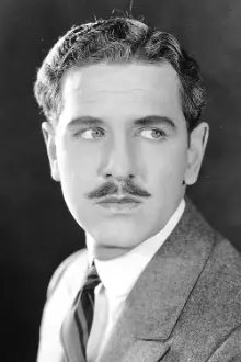 John Roche como: Frederick Grimm