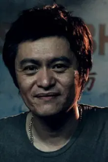 Pete Teo como: Roger Woo