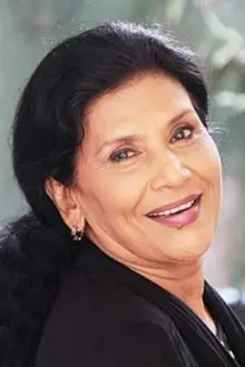 Veena Jayakody como: Kamala's Mother