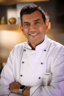 Sanjeev Kapoor como: Himself - Judge & Host