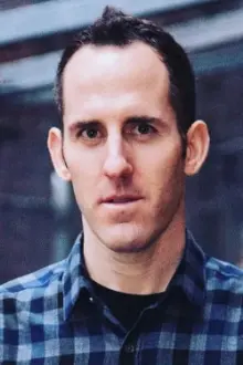 Chuck Comeau  como: 