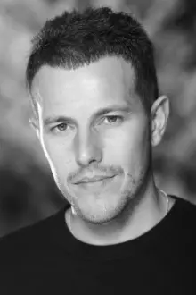 Lee Latchford-Evans como: Steps