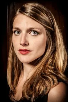 Charlotte Vandermeersch como: Nathalie Sanders