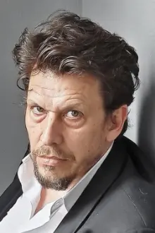 Philippe Résimont como: Max
