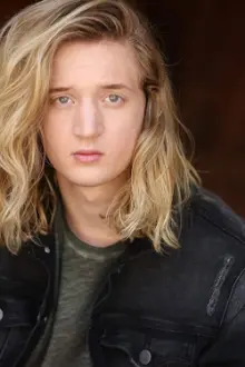 Reid Shapiro como: Adam