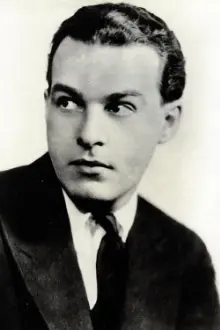 Alfred Lunt como: Peyton Lennox