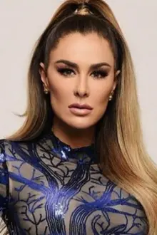 Ninel Conde como: Vanessa (Segment: Al caer la noche)