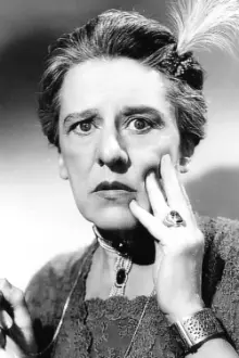 Virginia Howell como: Mrs. Stanton