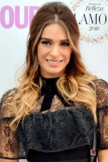 Galilea Montijo como: Self - Host