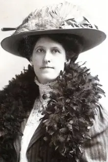 Louise Mackintosh como: Mrs. Copeland