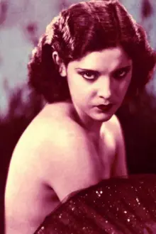 Carmen Guerrero como: Louise