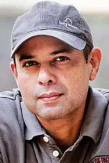 Atul Agnihotri como: Rohit