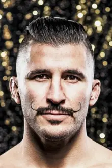 Ian McCall como: 