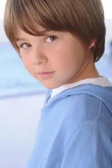 Aidan Sussman como: Gary (voice)