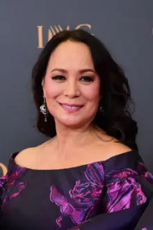 Gloria Diaz como: Dra. Claudia Montesilva-Herrera