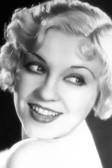 Marjorie White como: Vera Fontaine