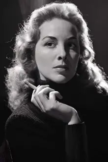 Elisa Galvé como: Maud Ruthyn